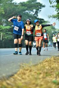 BIB: 409
                            <button type="button" onclick="openModal(10126261)" class="btn btn-primary btn-sm float-right btn-popup" data-toggle="modal" data-target=".modal-high-quality">
                        <i class="fas fa-shopping-cart"></i> Add to Cart
                    </button>
                                            <button type="button" onclick="isThisMe(10126261, true)" class="btn btn-success btn-sm float-right btn-popup btn-isme hidden" data-toggle="tooltip" data-placement="bottom" title="นี่คือรูปของคุณใช่ไหม คลิกที่นี่เพื่อเอาเข้าอัลบั้ม">
                        <i class="fas fa-plus"></i> Add to album
                    </button>
                    <button type="button" onclick="isThisMe(10126261, false)" class="btn btn-warning btn-sm float-right btn-popup btn-isnotme hidden">
                        <i class="fas fa-ban"></i> Remove from album
                    </button>